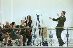 spotkanie opłatkowe w sejmie. dyrygent skradł show [wideo]