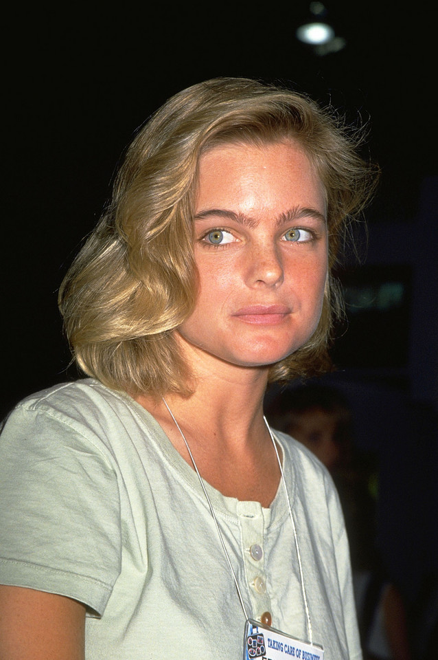 Erika Eleniak