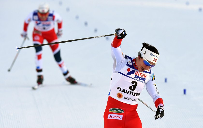 Marit Bjoergen wygrywa, a Heidi Weng... oszukuje? Afera po pechu Kalli