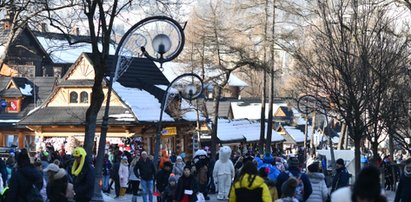 Najazd na Zakopane. Górale aż liczą autokary z tego kraju. "Rzadko narzekają"