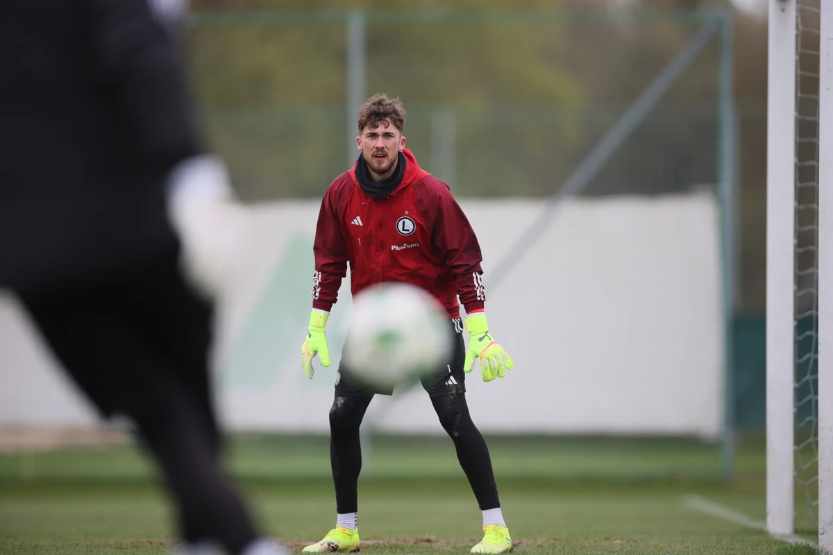 Gdzie obejrzeć Legia - Chelsea? O której Liga Konferencji w czwartek 10 kwietnia? Transmisja na żywo - kiedy?