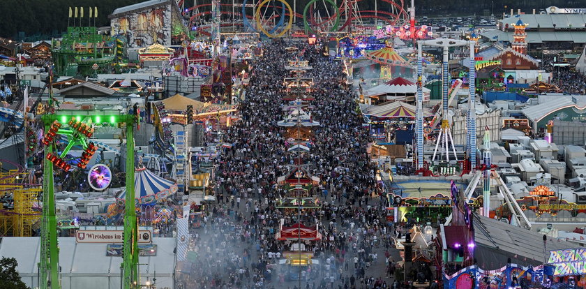 Wypadek na Oktoberfest. Zderzenie wagoników pełnych ludzi. Są ranni!