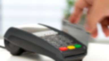 Zmiany w płatności zbliżeniowej. Do Mastercard dołącza Visa