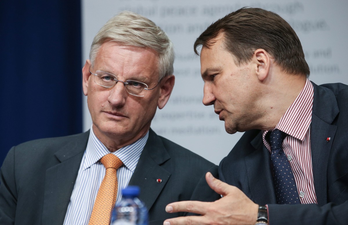 Szefowie MSZ Szwecji i Polski - Karl Bildt i Radosław Sikorski