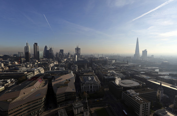 Panorama Londynu z istniejącymi i dopiero budowanymi wieżowcami