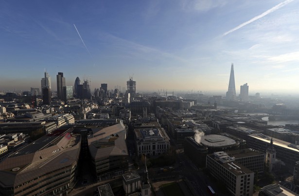 Panorama Londynu z istniejącymi i dopiero budowanymi wieżowcami