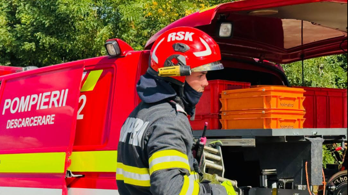 Planul Roșu de Intervenție, activat în județul Vâlcea după un accident grav între un microbuz și o mașină. Sunt implicate zece persoane