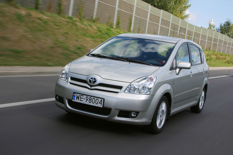 Toyota Verso - lata produkcji 2004-09, cena 18 500 zł