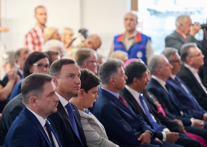 Andrzej Duda, premier Beata Szydło i przewodnicząsy KK NSZZ "Solidarność" Piotr Duda podczas głównych uroczystości 36. rocznicy podpisania porozumień sierpniowych