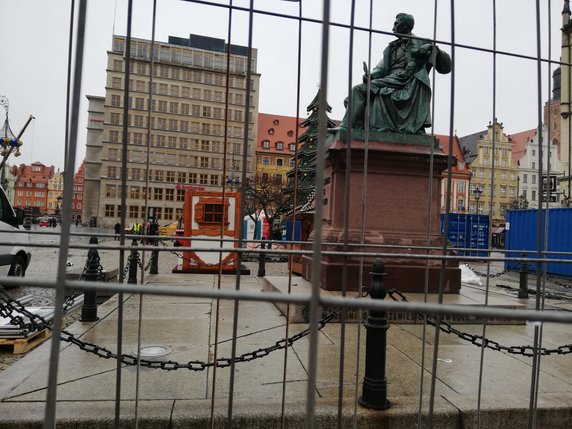 Demontaż Jarmarku Bożonarodzeniowego we Wrocławiu