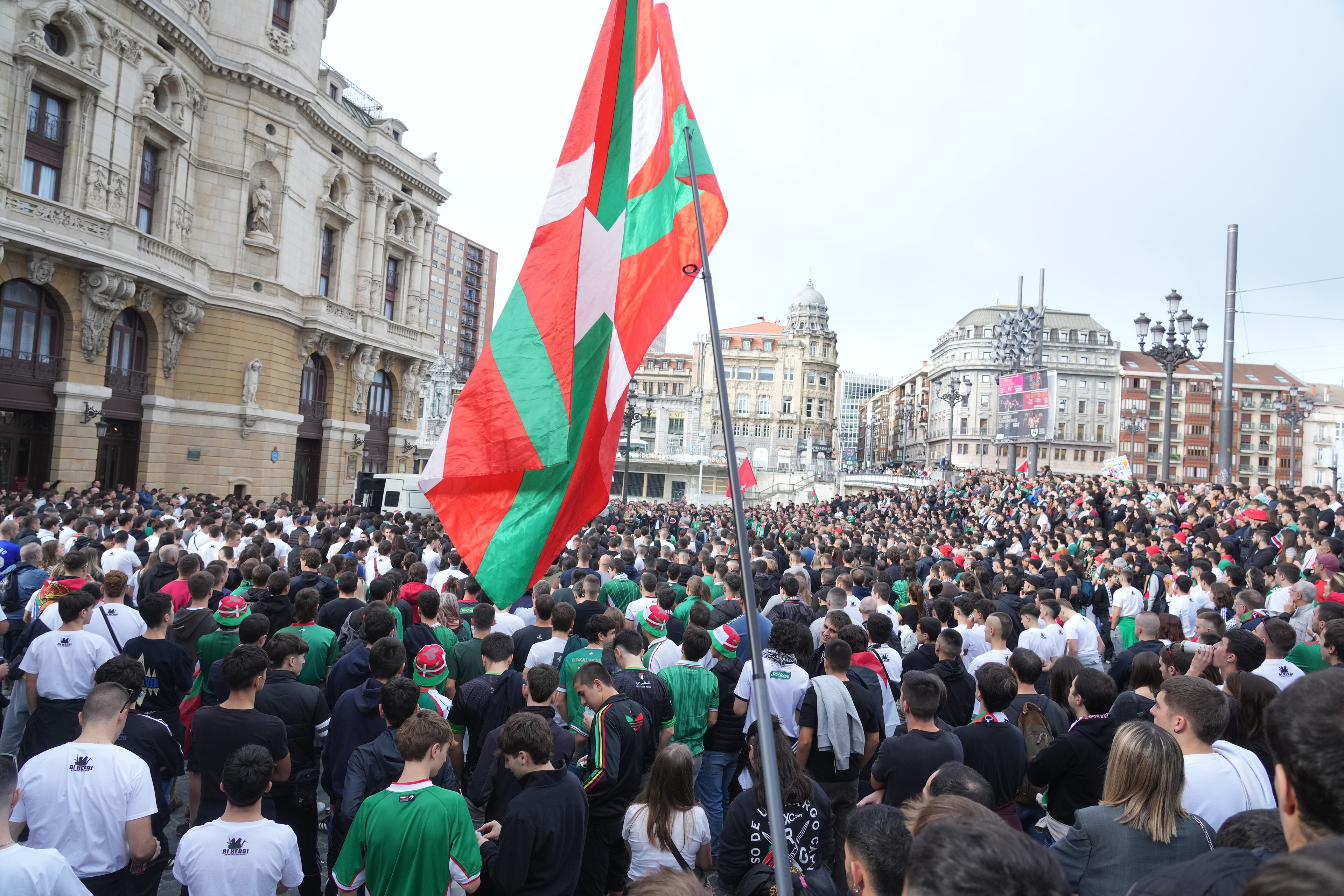 Miles homenajean en Bilbao a 1.300 deportistas palestinos asesinados
