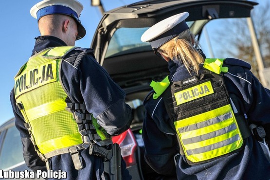 Słone kary na stacjach paliw. Kierowcy zaskoczeni mandatami. Sprawdzają atest na dnie