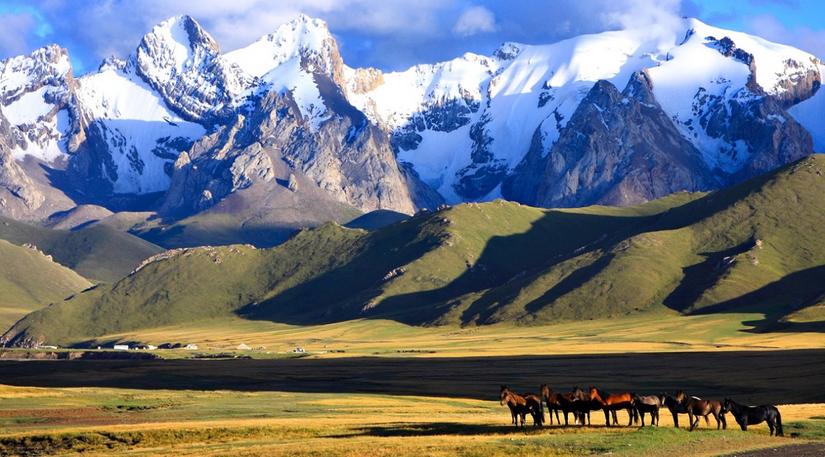 Góry zajmują ponad 90 proc. powierzchni Kirgistanu/materiały prasowe Albatros