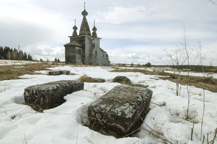 MAJESTATYCZNE. MISTYCZNE. OPUSZCZONE KOŚCIOŁY