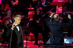 Andrea Bocelli w Katowicach w hołdzie ofiarom i represjonowanym w stanie wojennym