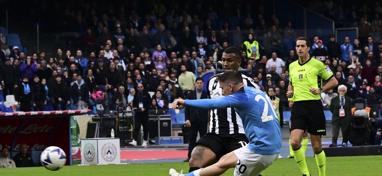 Cudowny gol Zielińskiego, Napoli ucieka rywalom [WIDEO]