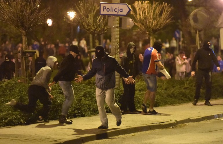 Pseudokibice w Knurowie