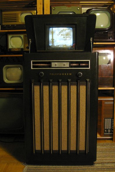 Niemiecki telewizor marki Telefunken z 1936 roku.