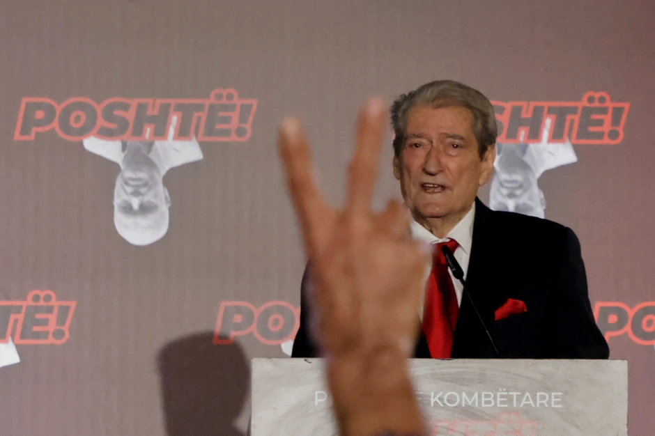 Sali Beriša na protestu u Tirani