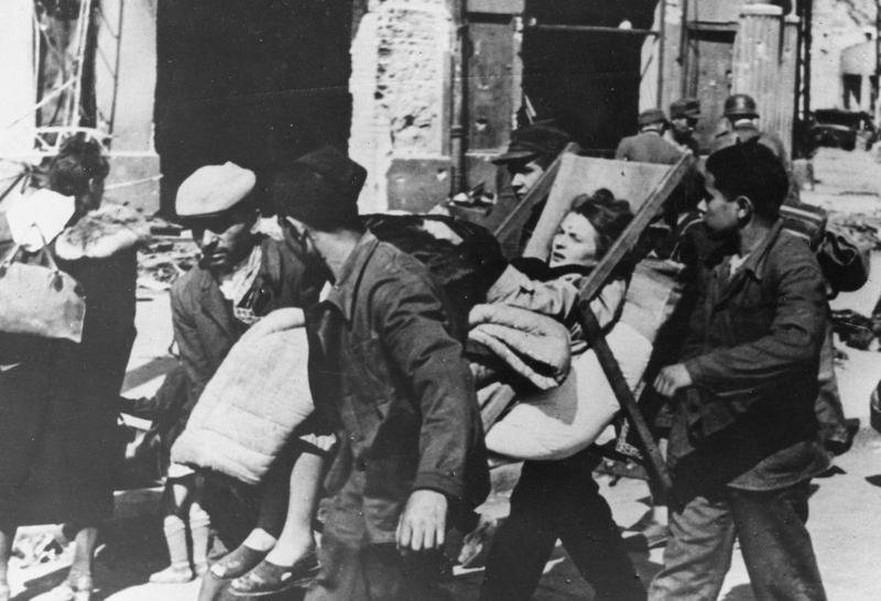 W powstańczej Warszawie uwięzionych zostało kilkaset tysięcy bezbronnych cywilów.
