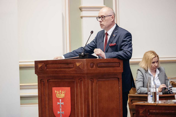 Przewodniczący klubu PiS Kazimierz Koralewski podczas sesji Rady Miasta Gdańska