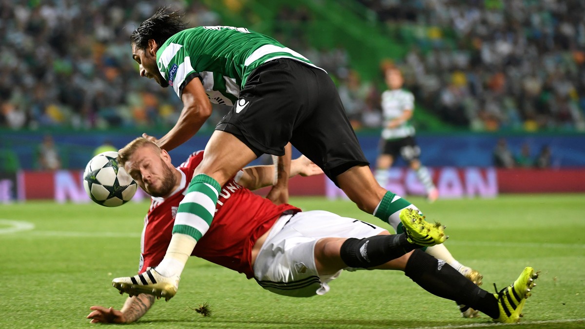 Legia Warszawa przegrała ze Sportingiem CP 0:2 (0:2) w wyjazdowym meczu drugiej kolejki fazy grupowej Ligi Mistrzów. To druga porażka polskiego klubu w tej edycji. Na razie mistrzowie naszego kraju pozostają bez punktów i zdobytych goli.