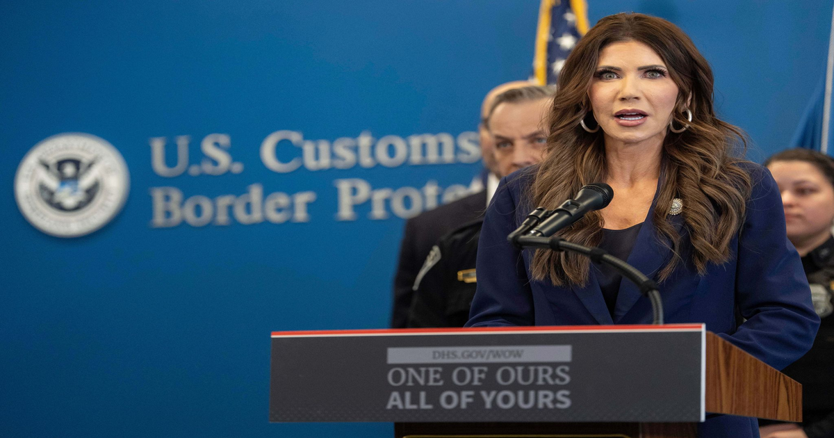 Demokraten blockieren Heimatschutz-Budget: Streit um maskierte Bundespolizisten