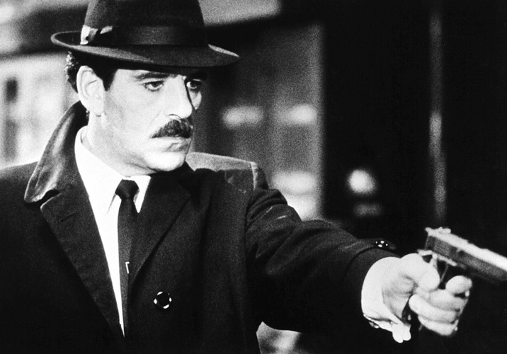 Dennis Farina w serialu 'Crime Story'