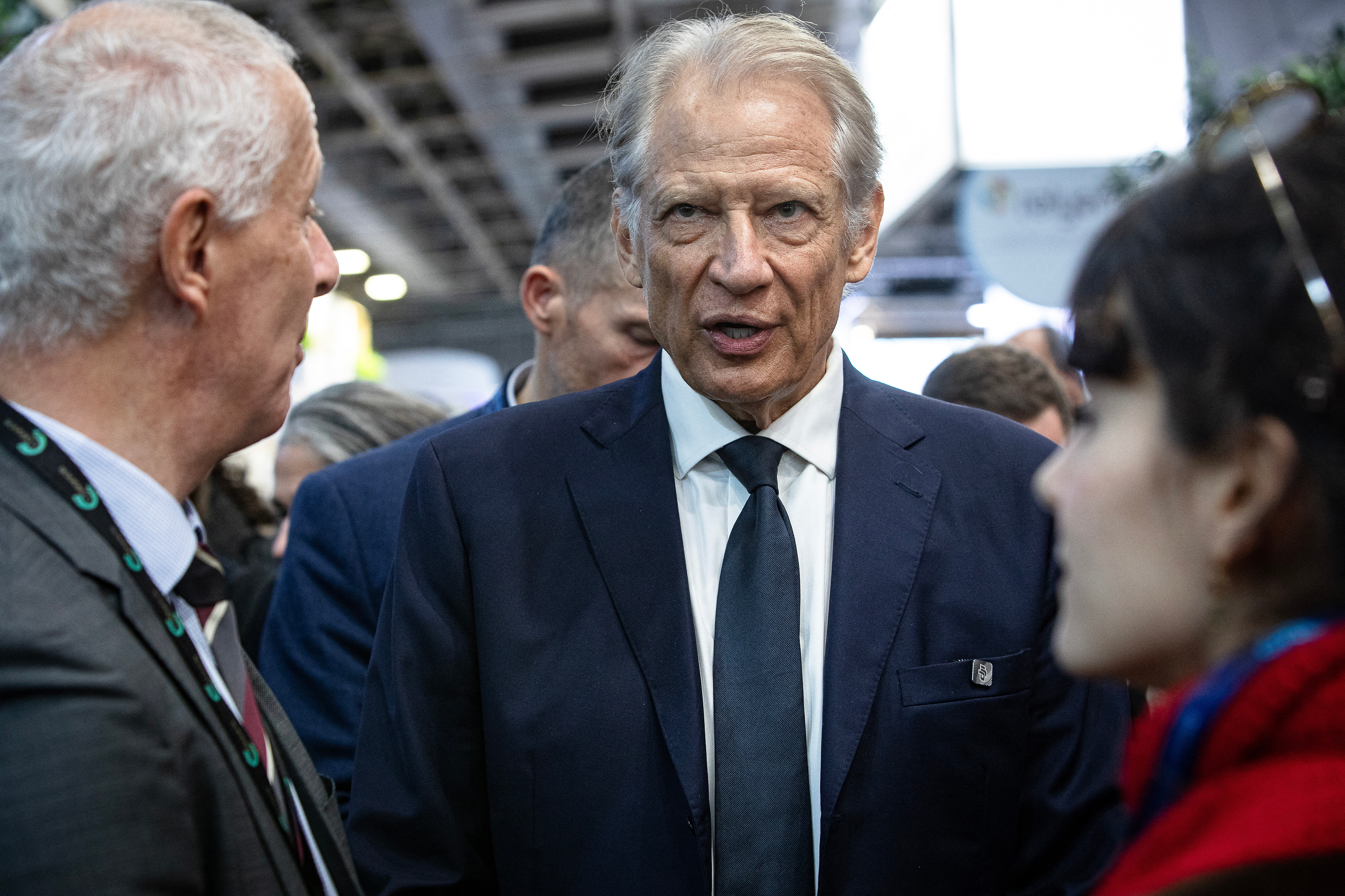 Villepin accuse Macron de «soumission» aux États-Unis dans l'affaire Maduro