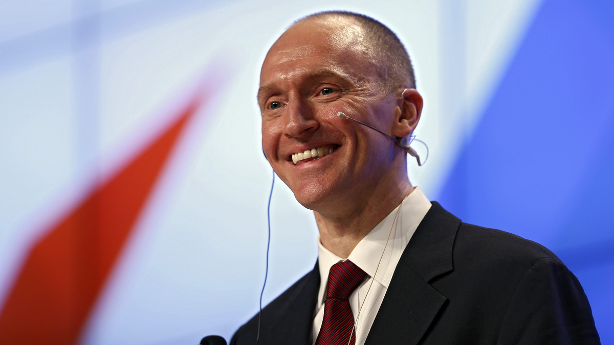 Carter Page, który podczas kampanii prezydenckiej Donalda Trumpa był w jego ekipie doradcą ds. zagranicznych, w 2013 roku przekazywał agentowi rosyjskiego wywiadu dokumenty dotyczące energetyki - pisze dziś agencja AP, powołując się na dokumenty sądowe.