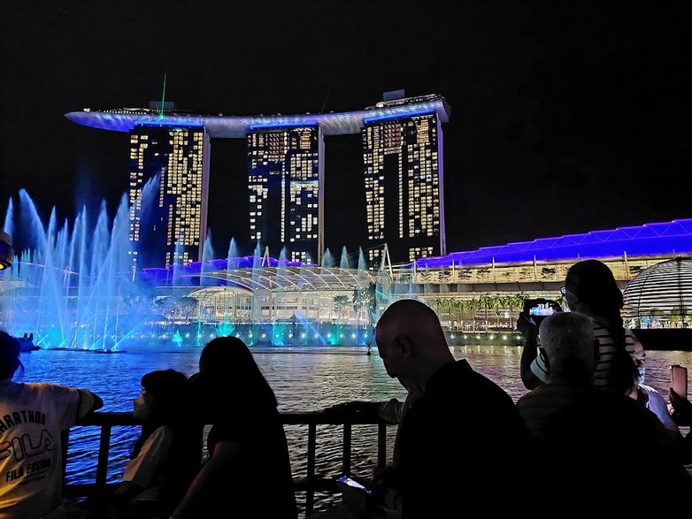 Spectra Show z perspektywy rejsu po rzece Singapur