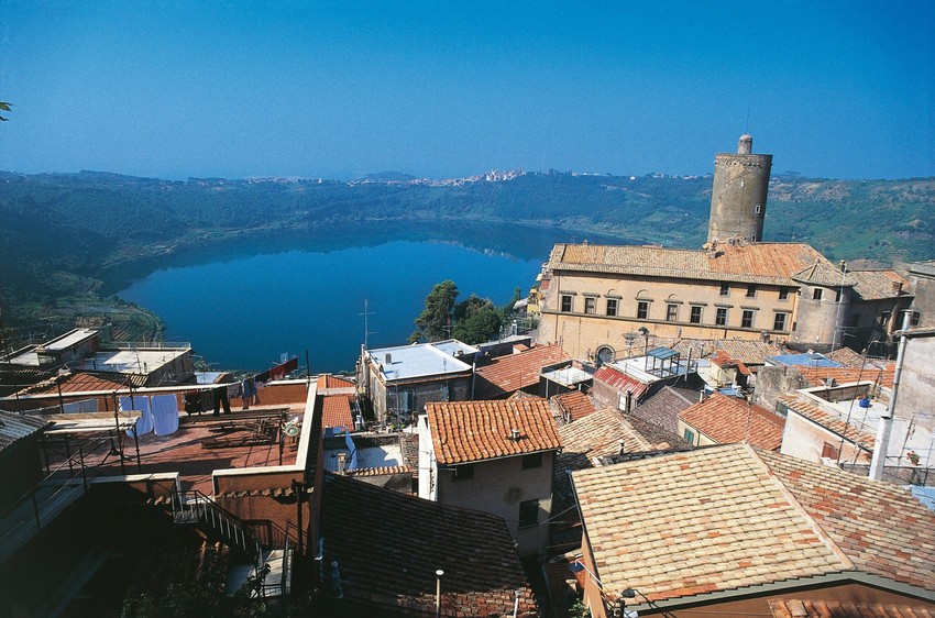 Gradić i jezero Nemi