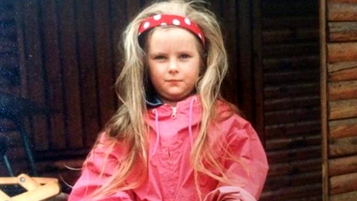 Stare zdjęcia gwiazd zawsze cieszą się popularnością w sieci. Ostatnio archiwalna fotkę z dzieciństwa pokazała Laura Breszka, znana z "SNL Polska". Jak wyglądała w dzieciństwie?