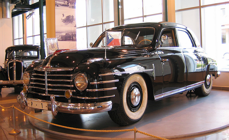 Skoda VOS - pancerna limuzyna rządowa produkowana w latach 1950-1952