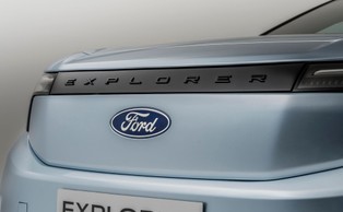 Ford rezygnuje z w pełni elektrycznego SUV-a. Teraz będzie miał nowy napęd