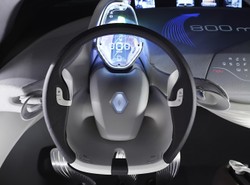 Renault z kosmosu, telefon zamiast kluczyka