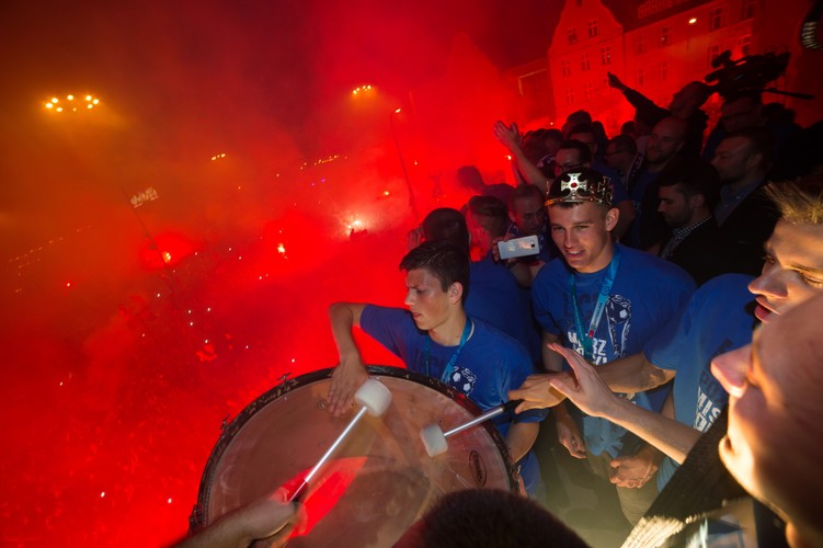 Tak Poznań świętował mistrzostwo Polski zdobyte przez piłkarzy Lecha