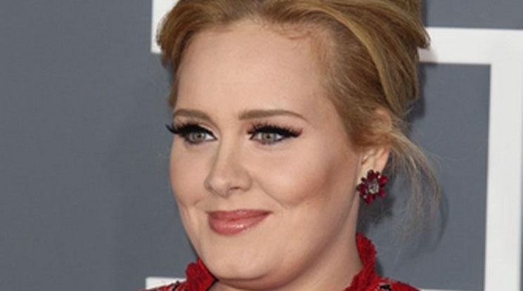 Hatalmasat durrant Adele három év szünet után kiadott első szólódala / Fotók :Northfoto
