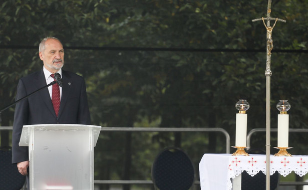 Wiceszef MON broni Macierewicza. "Zarzucanie mu powiązania z Rosją jest wybitną perfidią"