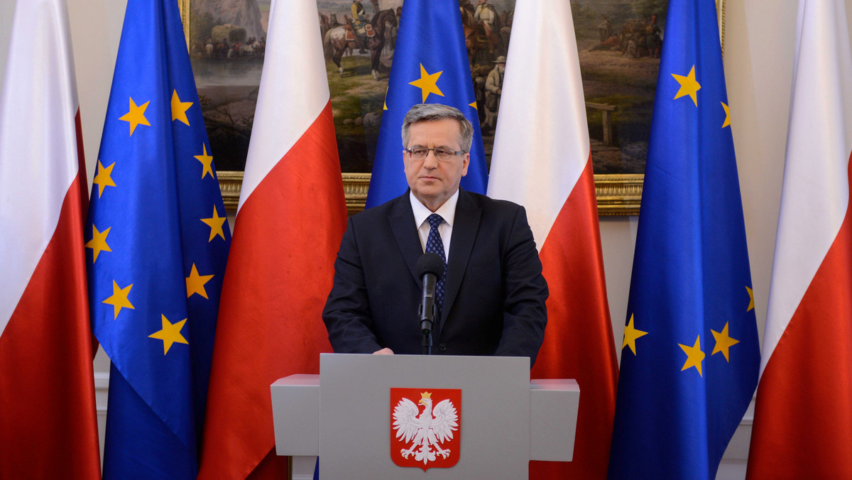 Prezydent Bronisław Komorowski ocenił, że w swojej doktrynie wojennej Federacja Rosyjska przechodzi od miękkiej kooperacji do konfrontacji ze światem zachodnim. Sprawa jest ważna z punktu widzenia bezpieczeństwa Polski - mówił Komorowski w środę po posiedzeniu RBN.