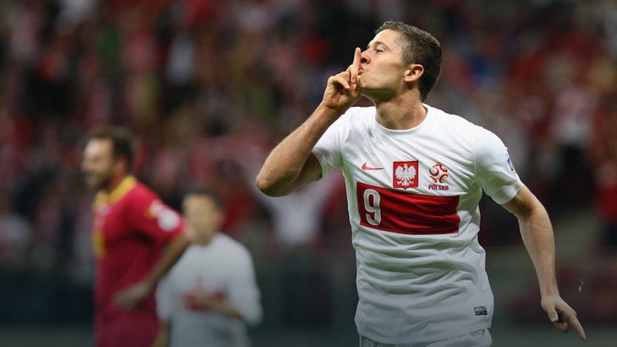 Czterech minut potrzebował Robert Lewandowski, żeby trzykrotnie pokonać bramkarza Gruzinów. To najszybszy hat trick w historii meczów reprezentacji Polski, który jednocześnie czyni Polaka najskuteczniejszym piłkarzem trwających eliminacji do Euro 2016. Razem z Arkadiuszem Milikiem tworzą dziś też najbardziej bramkostrzelny duet w tym cyklu.