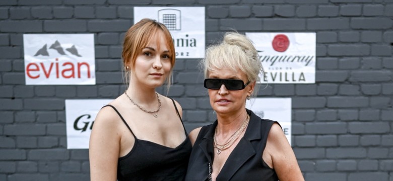 Młodzieżowa Adrianna Biedrzyńska z córką. Z powodzeniem mogłyby zamienić się ubraniami. FOTO