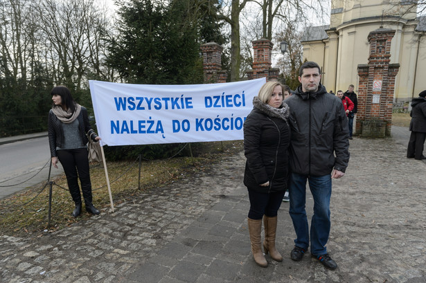 Ksiądz spoliczkował dziecko w czasie mszy? Sprawę zbada prokuratura