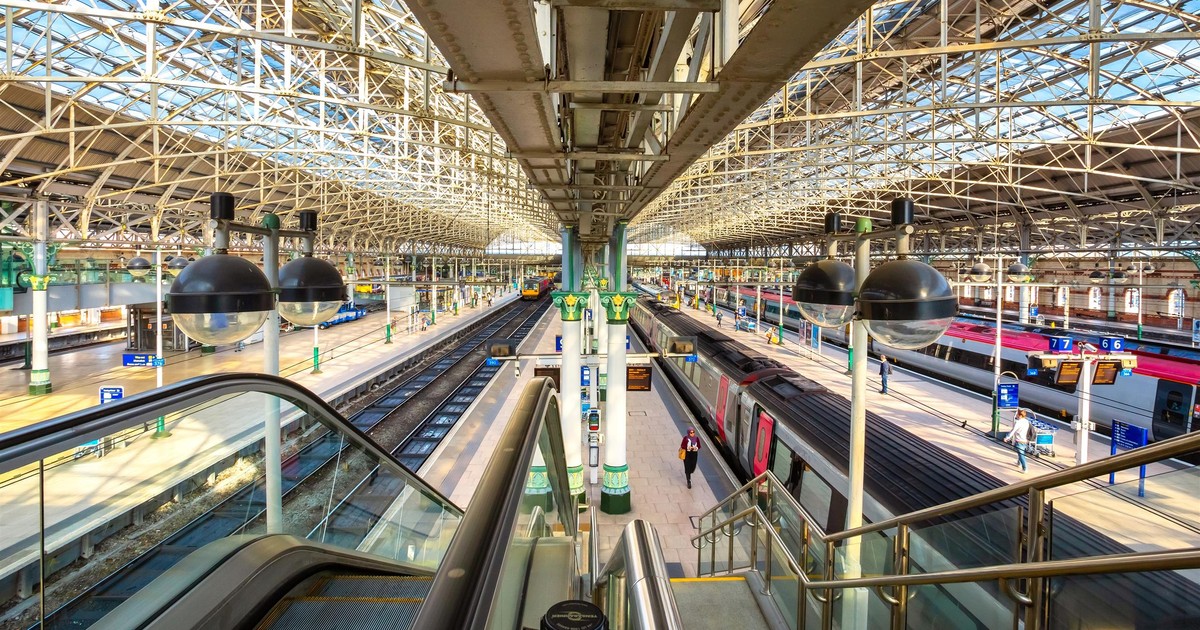 Krwawa bójka dzieci na stacji. 13-latek padł z raną od noża