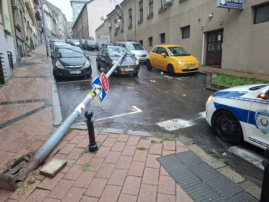 pala bandera u centru Beograda
