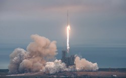 Udany start rakiety Falcon 9 z przylądka Canaveral