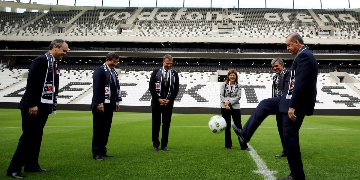 Besiktas ma nowy stadion. Doszło do zamieszek przed pierwszym meczem