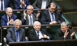 Wszyscy ludzie Kaczyńskiego: Teraz oni rządzą i dzielą. Skąd się wzięli w rządzie PiS?