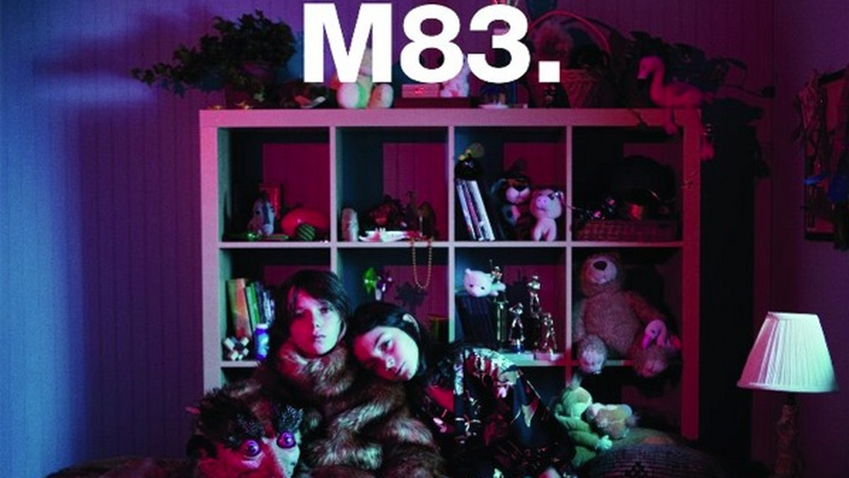 Najnowszy album francuskiego projektu M83 ukazał się 18 października. Przy okazji premiery pojawił się dwugłos w sprawie "Hurry Up, Were Dreaming". "Gonzalesowi udała się sztuka bardzo rzadka - te dwa wyświechtane schematy połączył w całość na tyle atrakcyjną, że ma szansę zapewnić sobie tytuł autora płyty roku" napisał w swojej recenzji Krzysztof Sokalla. Innego zdania jest Michał Nierobisz - "Nie do przebrnięcia" - skwitował album.