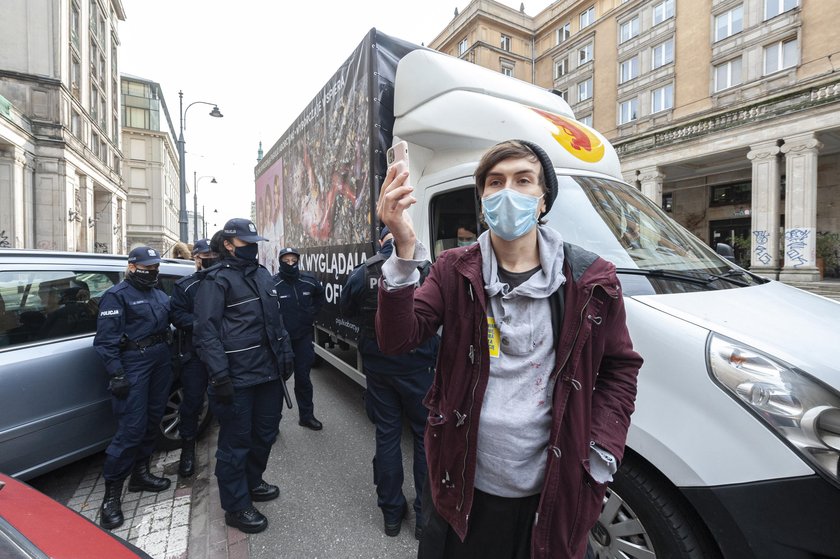 Aktywiści "Stop Bzdurom" kolejny raz zablokowali ciężarówkę